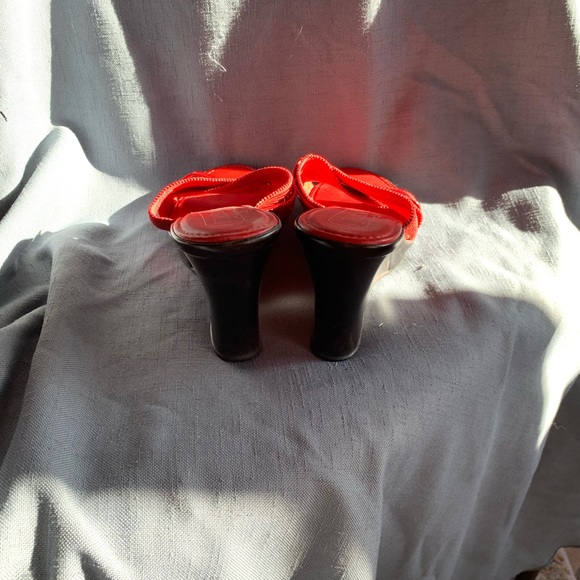 Italian red wedge sandal size 9 - Picture 4 of 5